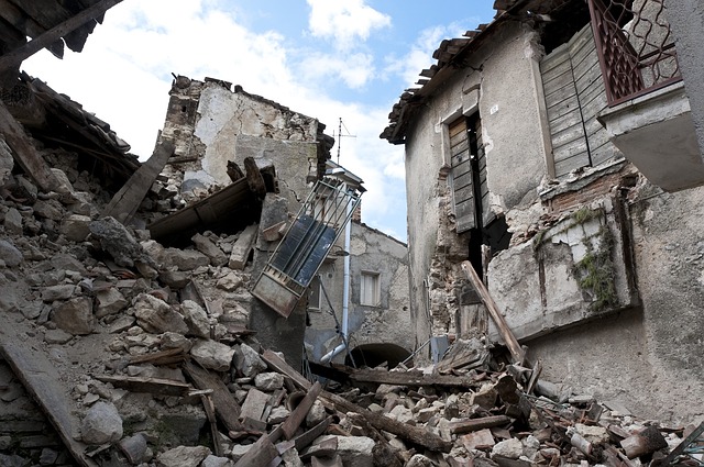 earthquake-g88adf224d_640.jpg